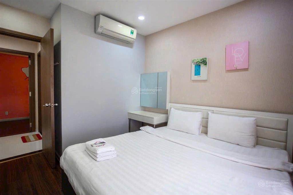 Ảnh thật bán căn hộ sunrise city 67m2, 2 phòng ngủ, có ban công 4 mét giá 6 tỷ, view đông
