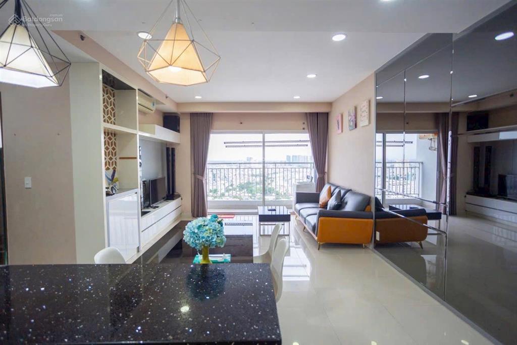Ảnh thật bán căn hộ sunrise city 67m2, 2 phòng ngủ, có ban công 4 mét giá 6 tỷ, view đông