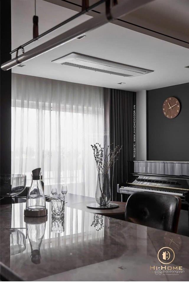 Chính chủ bán căn hộ tâm huyết như hình sunrise city south q7  130m2 có 3 phòng giá 9.8 tỷ có sổ