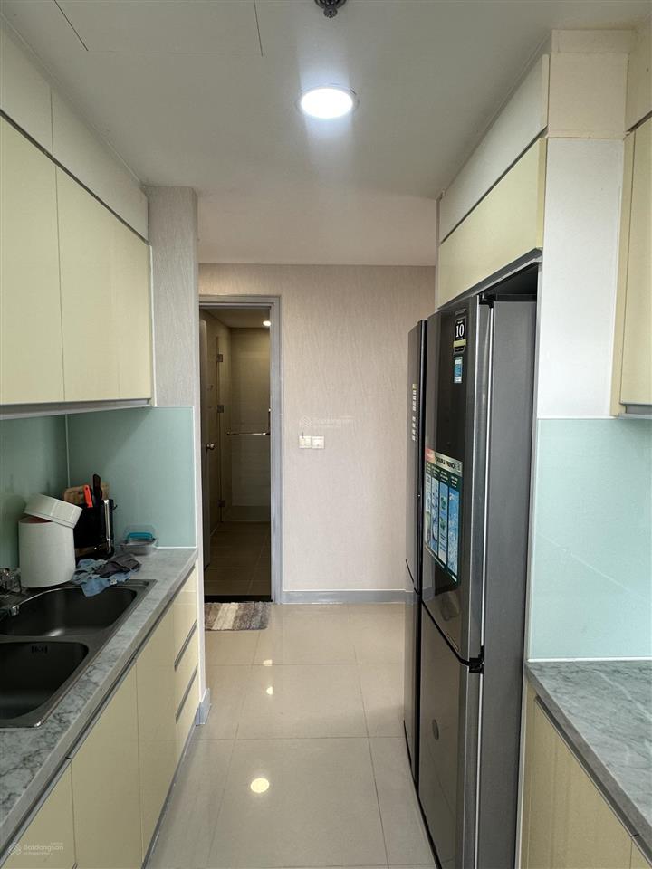 Cho thuê căn hộ sunrise city chính chủ, nội thất mới 100m2 có 2 phòng ngủ giá 20 triệu ở liền