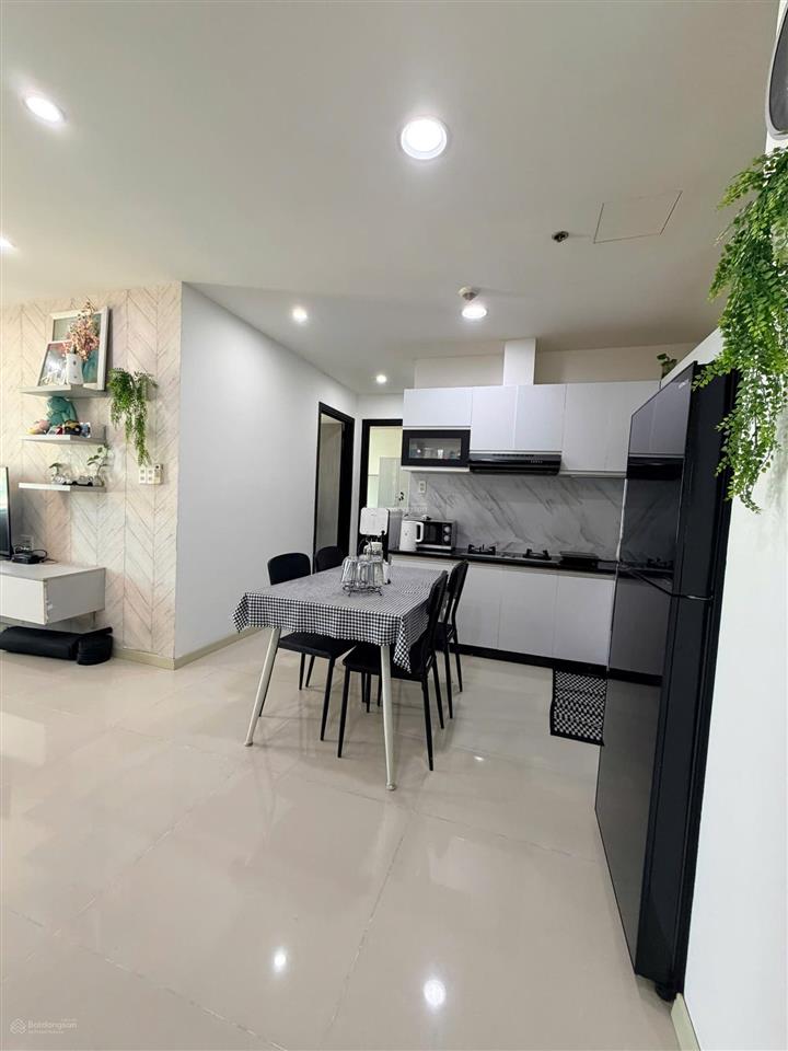 Bán căn hộ sunrise city north 74m2  2 phòng ngủ view đông giá tốt 6.5 tỷ có sổ