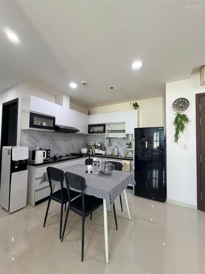 Bán căn hộ sunrise city north 74m2  2 phòng ngủ view đông giá tốt 6.5 tỷ có sổ