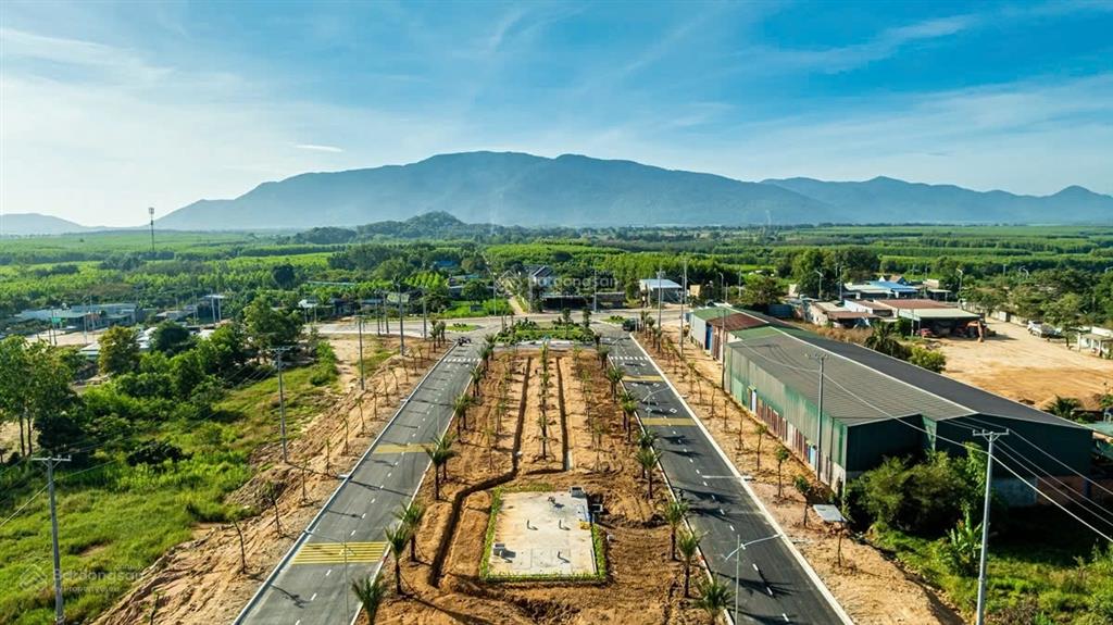 Bán đất kho xưởng khu công nghiệp tân đức bình thuận
