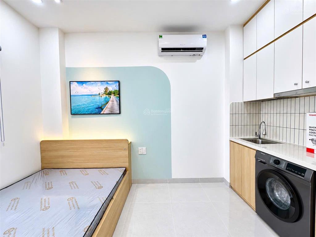 Tòa chdv 6 tầng 24 phòng thang máy pccc đầy đủ