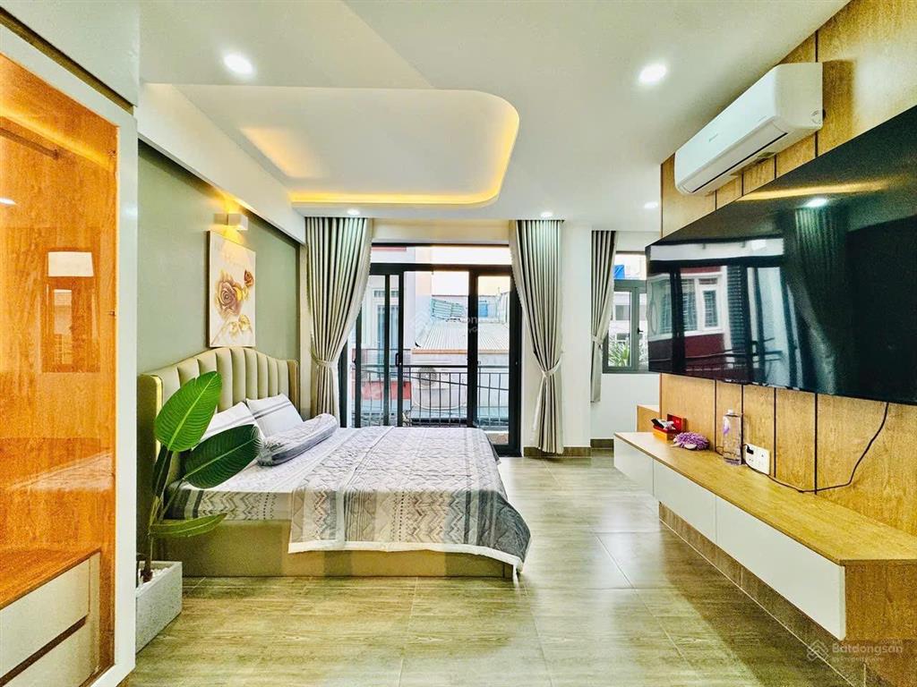 Lên sóng nhà 4 lầu, ngang 5,5m giá mới 6,2 tỷ