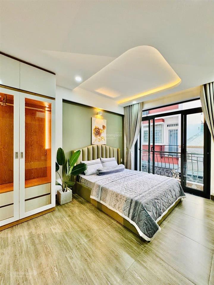 Lên sóng nhà 4 lầu, ngang 5,5m giá mới 6,2 tỷ