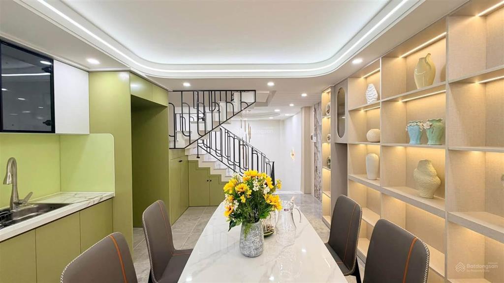 Lên sóng nhà mới full nội thất giá chỉ 5,6 tỷ