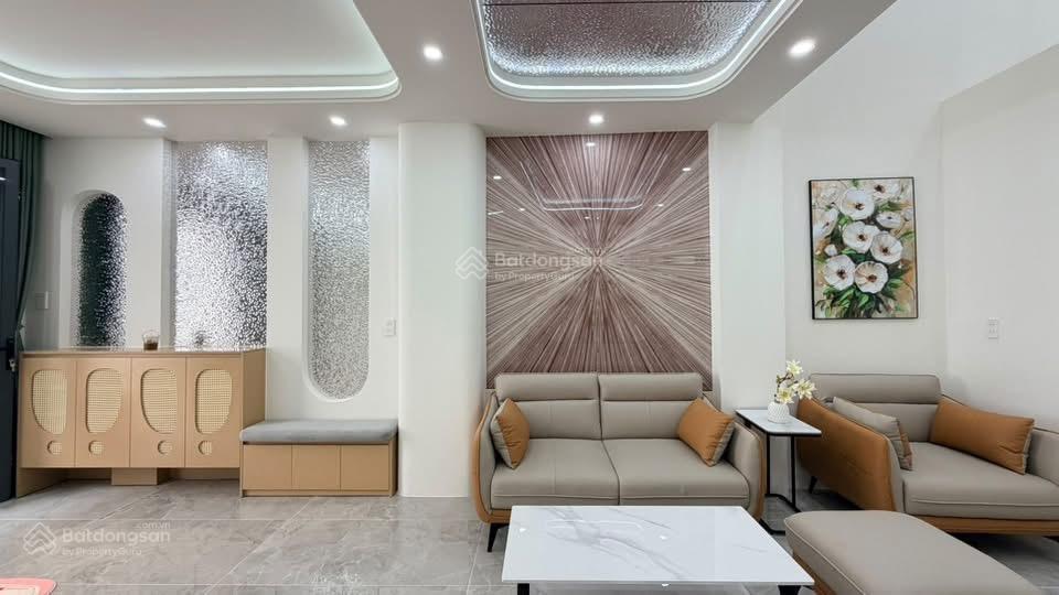 Lên sóng nhà mới full nội thất giá chỉ 5,6 tỷ