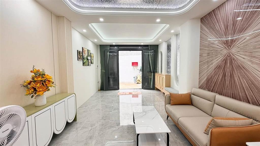 Lên sóng nhà mới full nội thất giá chỉ 5,6 tỷ