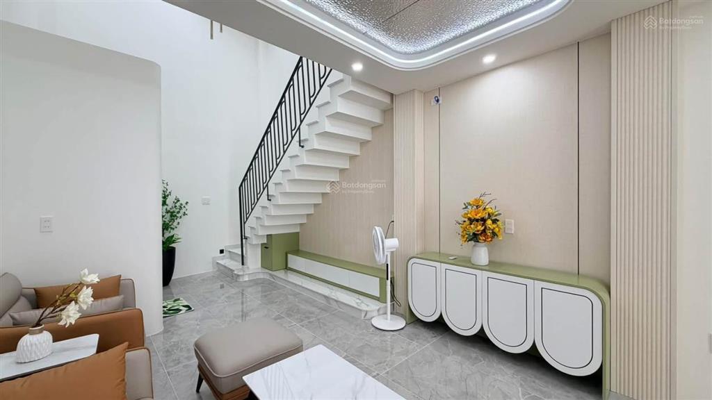 Lên sóng nhà mới full nội thất giá chỉ 5,6 tỷ