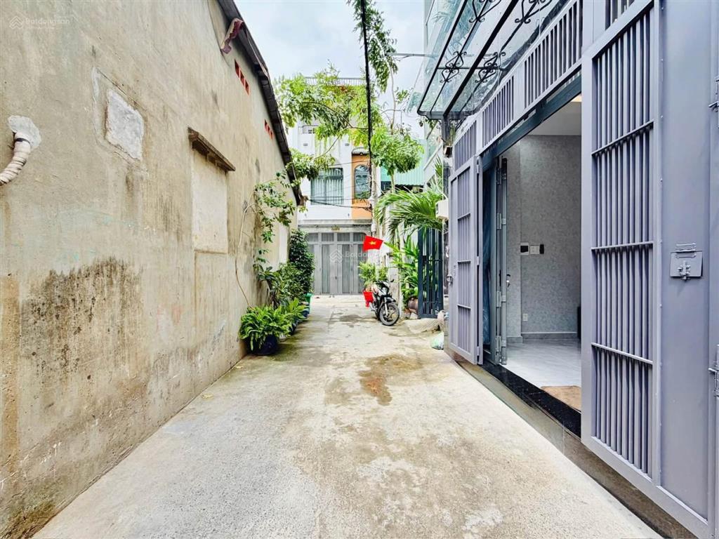Bán nhà riêng tại nguyễn tư giản, 6,15 tỷ, 45m2, 3pn, 4wc