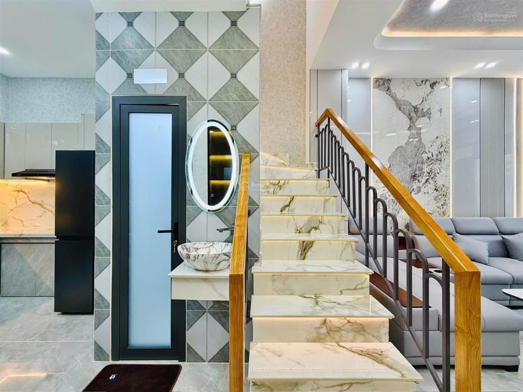 Bán nhà riêng tại nguyễn tư giản, 6,15 tỷ, 45m2, 3pn, 4wc