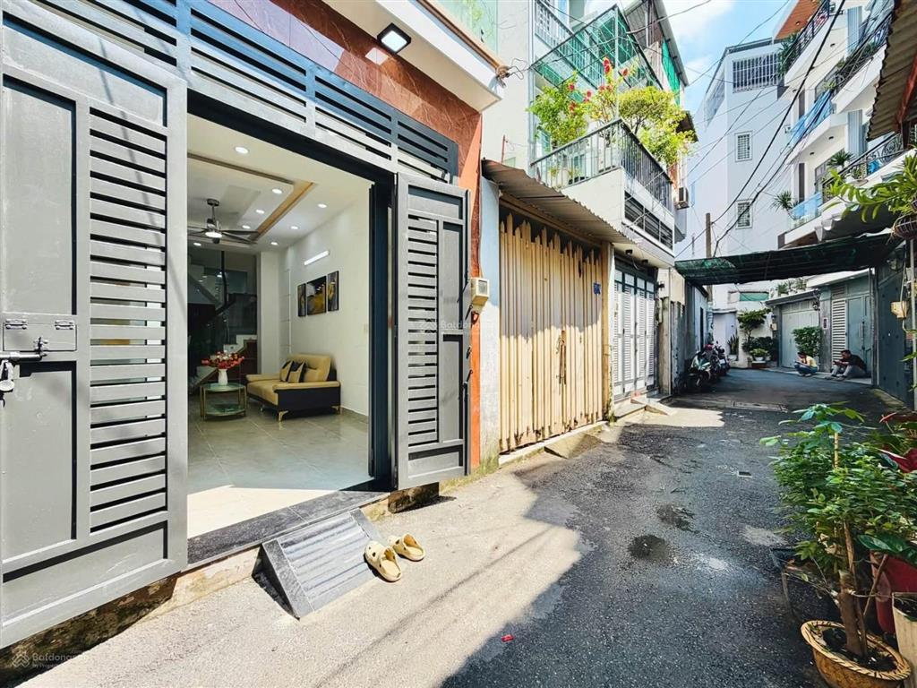 Chỉ nhỉnh 4 tỷ sở hữu ngay nhà phố 3 tầng, 3pn rộng rãi! nguyễn duy cung gò vấp