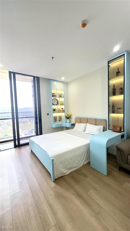 Chính chủ bán căn hộ studio icon40 hùng thắng quảng ninh . full nội thất siêu đẹp .