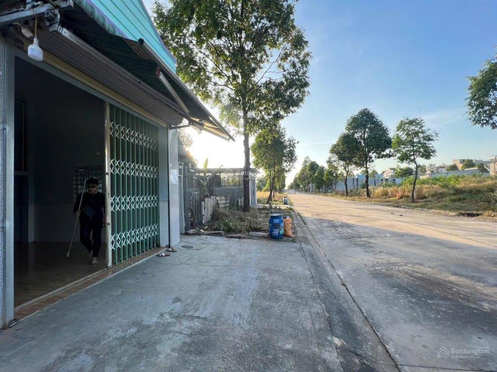 Kẹt tiền cần bán rẻ dãy trọ 150m2 khu đô thị mỹ phước3 bến cát bình dương.0937 948 ***