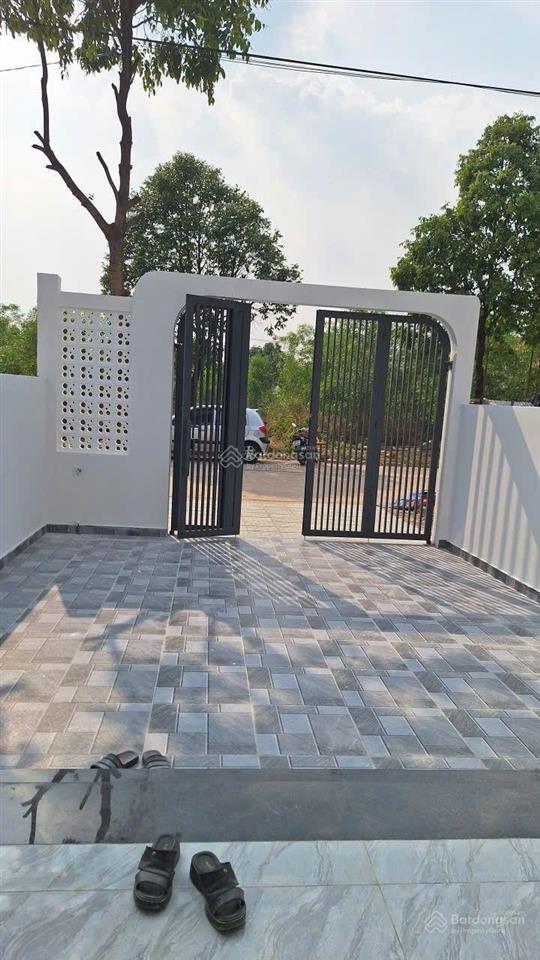 Bán nhà mỹ phước 3 bến cát bình dương.nhà mới vị trí đẹp gần chợ cty. giá 2450. 0937 948 ***