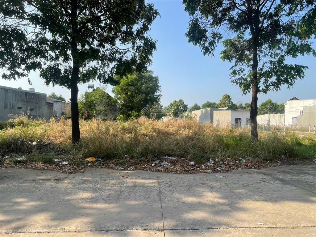 Hạ giá bán nhanh 300m2 đất sạch sổ riêng tại khu đô thị mỹ phước 3 bến bình dương.0937 948 ***