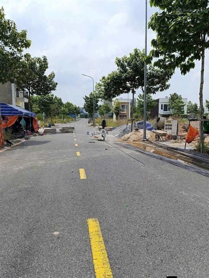 Cần bán nhà và thiện chí bán nhanh nhà lầu sổ sẵn mỹ phước 3 bến cát bình dương.  0937 948 ***