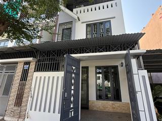 Cần cho thuê nhà 3 tầng mới tại khu đô thị phước long a giá 20 triệu/ tháng