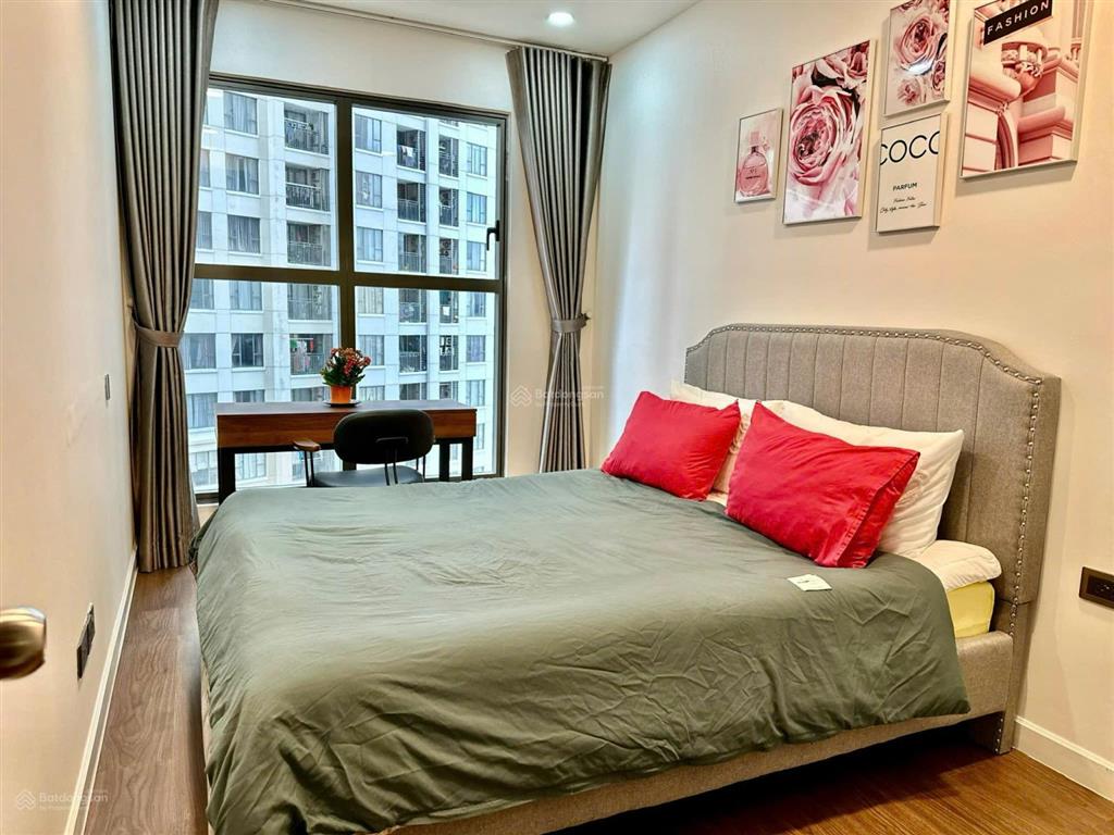 Saigon royal  2 phòng ngủ 2 toilet  full nội thất  24 triệu. xem nhà gọi 0939 609 ***