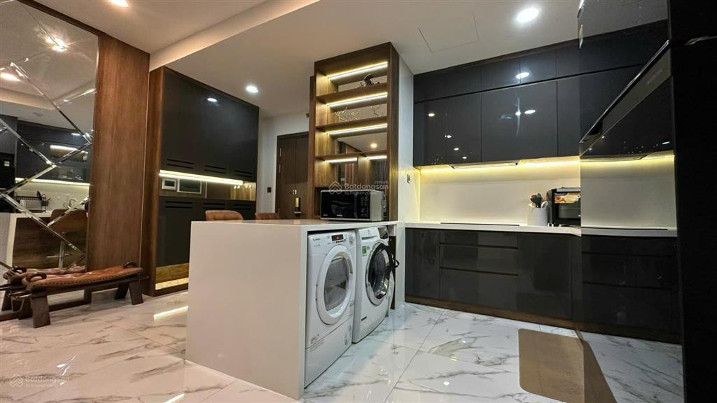 Saigon royal  2 phòng ngủ 2 toilet  full nội thất  24 triệu. xem nhà gọi 0939 609 ***