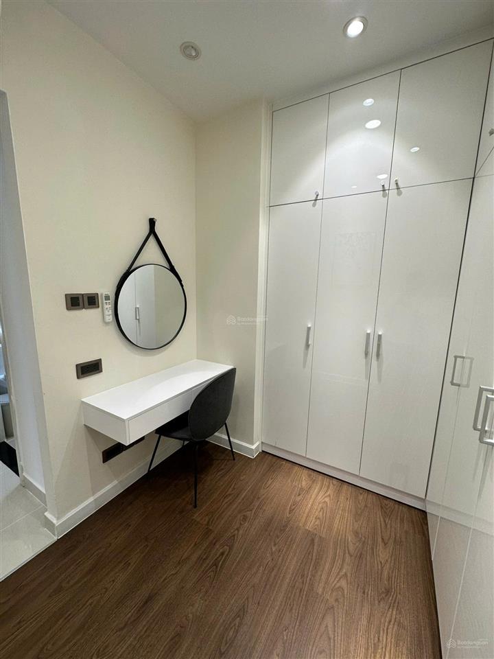 Saigon royal  2 pn 1 wc  60m2  full nội thất  19 triệu. xem nhà 0939 609 ***