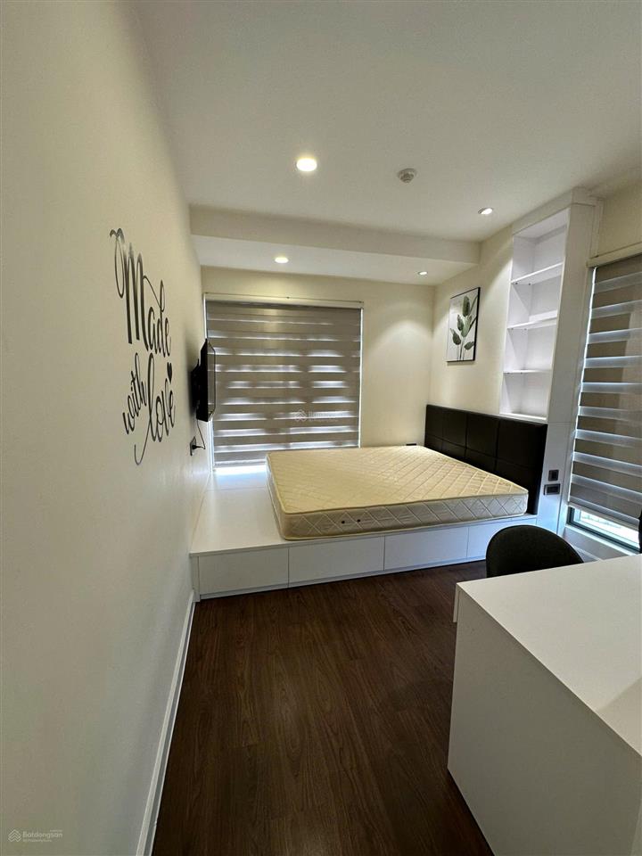 Saigon royal  2 pn 1 wc  60m2  full nội thất  19 triệu. xem nhà 0939 609 ***