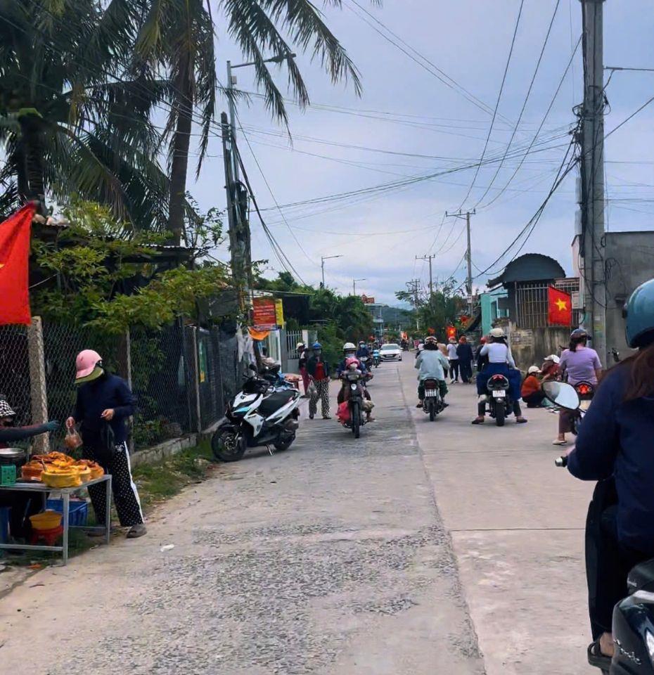 Bán đất nằm ngay chợ gần vòng xoay Mỹ Lệ Phường Ninh Hoà Khánh Hoà 0985451850