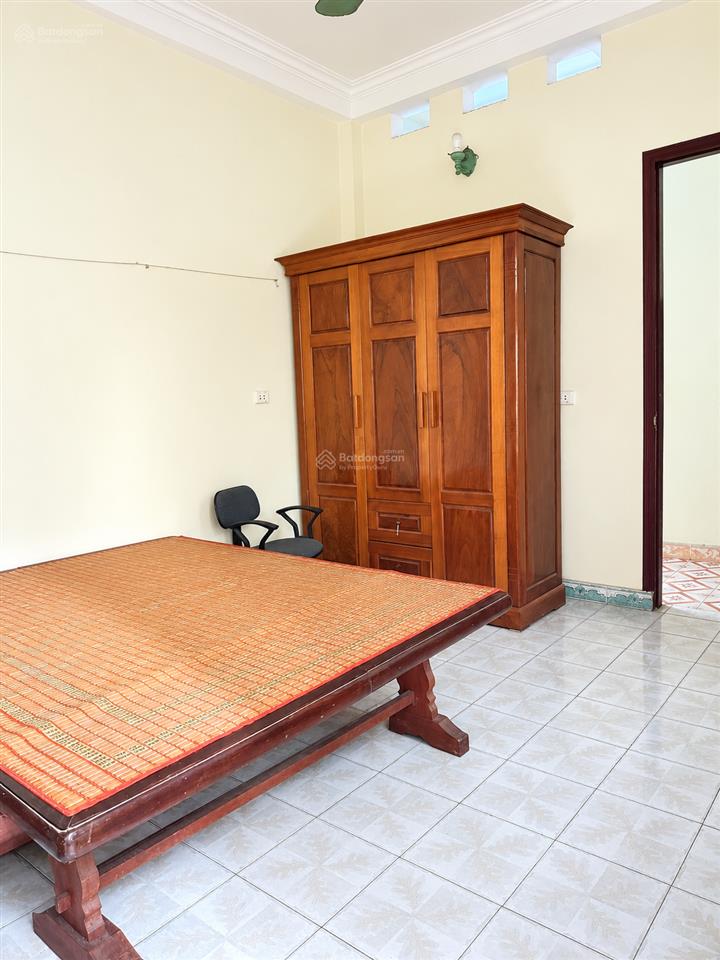 Chính chủ cho thuê nhà 4 tầng, 50m2, 3 phòng ngủ đối diện royal city, 12,5 triệu/tháng