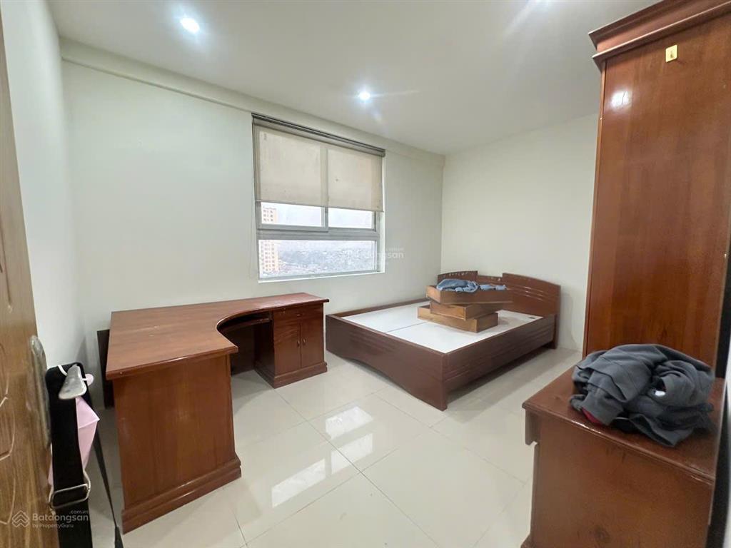 Chính chủ chuyển nhượng căn 3pn 2vs nội thất cơ bản tầng 9  82,5m2 đang làm sổ