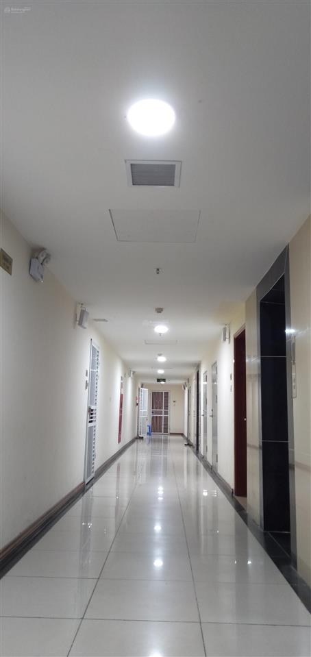 Chính chủ chuyển nhượng căn 3pn 2vs nội thất cơ bản tầng 9  82,5m2 đang làm sổ