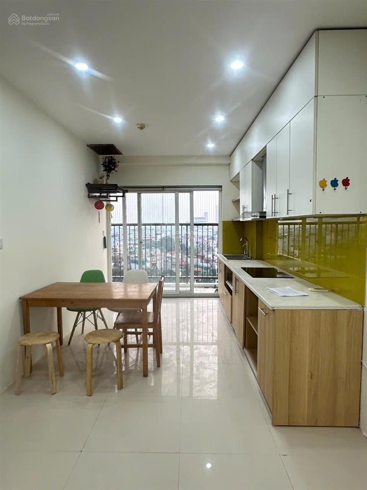 Chính chủ chuyển nhượng căn 3pn 2vs nội thất cơ bản tầng 9  82,5m2 đang làm sổ