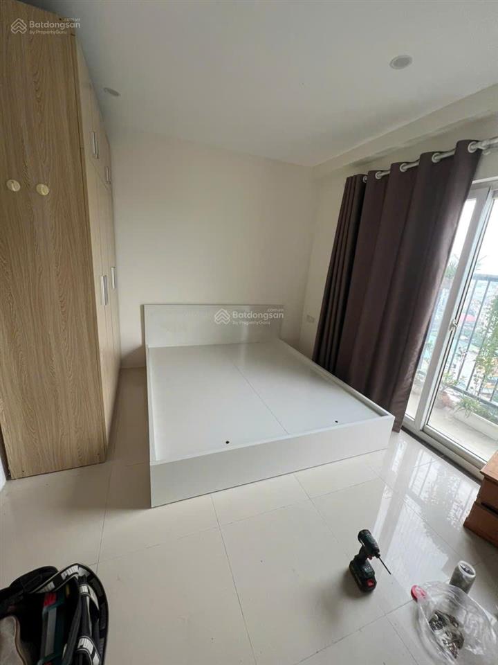 Chính chủ chuyển nhượng căn 3pn 2vs nội thất cơ bản tầng 9  82,5m2 đang làm sổ