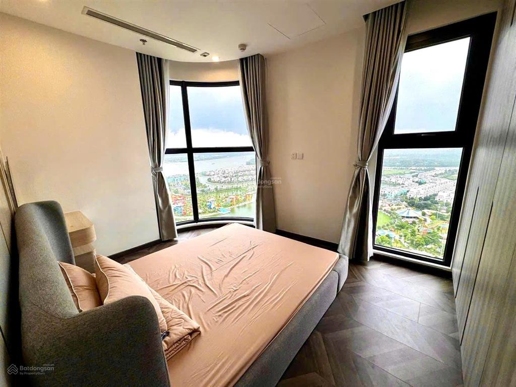 Bán gấp 2pn the beverly full nội thất siêu tốt