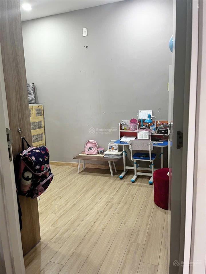 Chính chủ bán orchard parkview 81,7m2 tầng 15 view công viên + hồ bơi nội thất đẹp