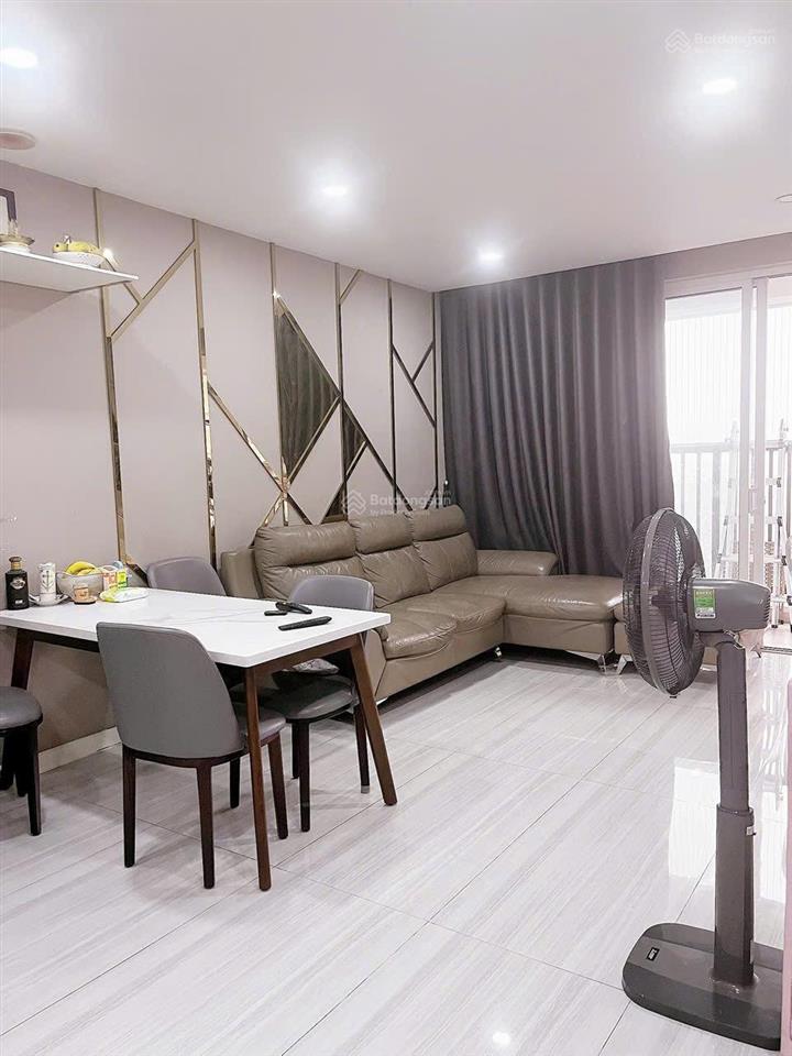 Chính chủ bán orchard parkview 81,7m2 tầng 15 view công viên + hồ bơi nội thất đẹp