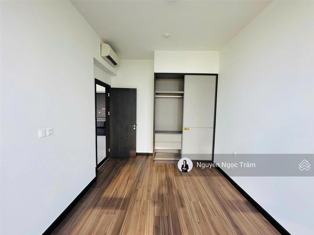 Cần bán căn hộ 2 phòng ngủ, 99m2, 23 tỷ , sẵn sổ tại empire city