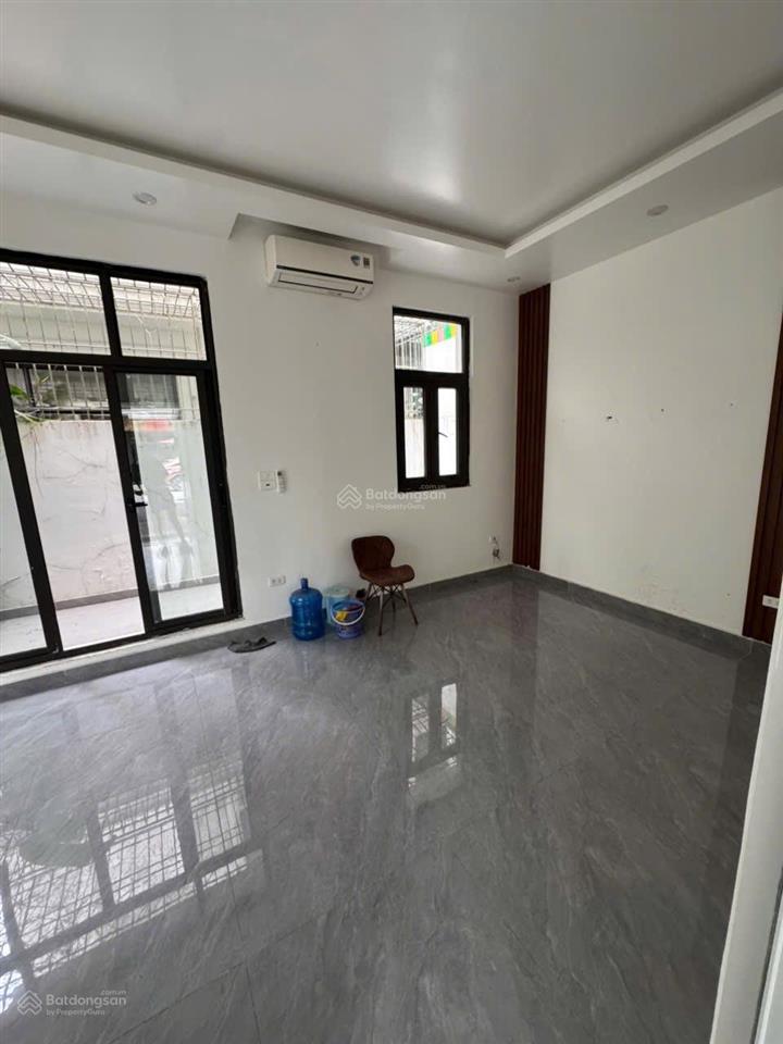 Cho thuê nguyên căn sẻ khe cực thoáng tại hoàng huy riverside