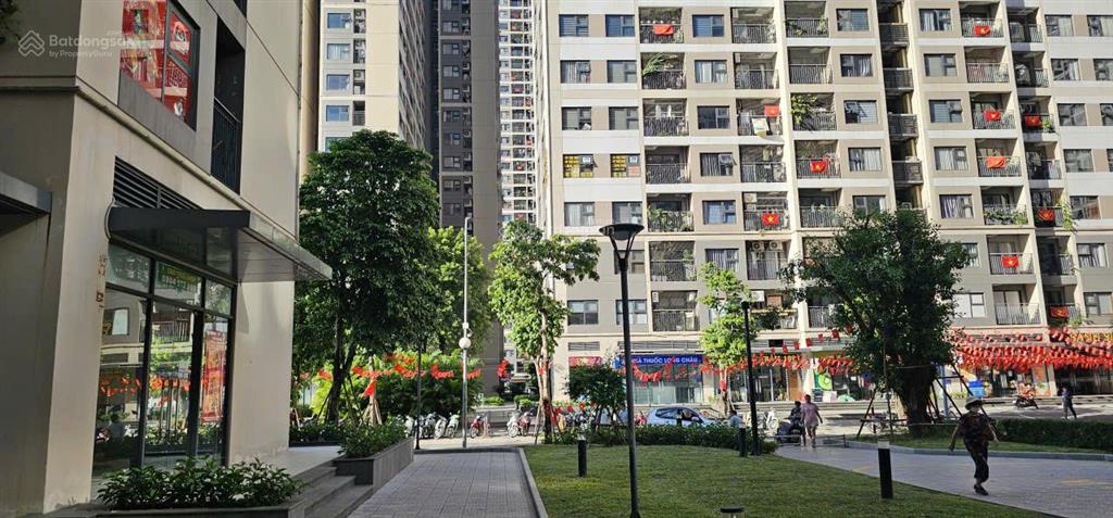 Cho thuê shop căn góc trung tâm 9 tòa chung cư vinhomes smart city dân đã về 152m2, giá 60tr