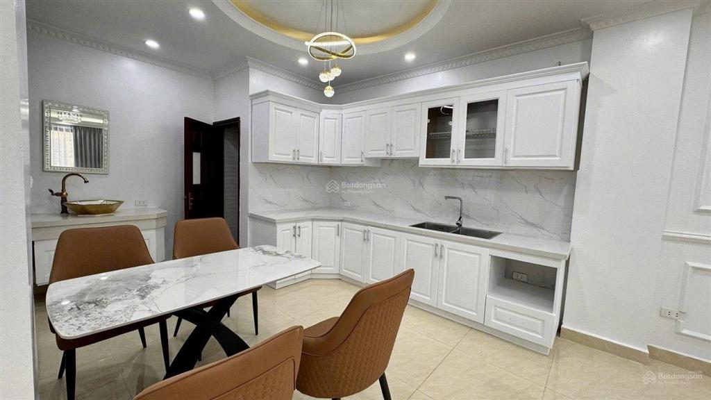 Cho thuê liền kề 5 tầng văn phú. nhà đẹp long lanh. full đồ
