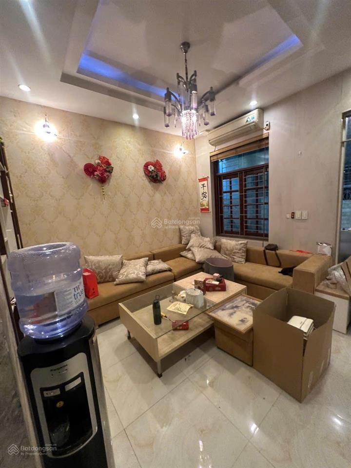 Cho thuê nr ngõ 155 cầu giấy 75m x 4t 4pn,nhà có sân để xe, đủ đồ phù hợp ở gia đình, văn phòng onl