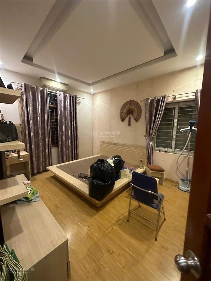Cho thuê nr ngõ 155 cầu giấy 75m x 4t 4pn,nhà có sân để xe, đủ đồ phù hợp ở gia đình, văn phòng onl