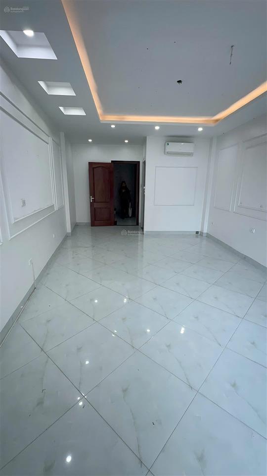 Cho thuê nhà ngõ 215 trần quốc hoàn 47m2 x 6t 9p. làm vp, trung tâm, dạy học, công ty