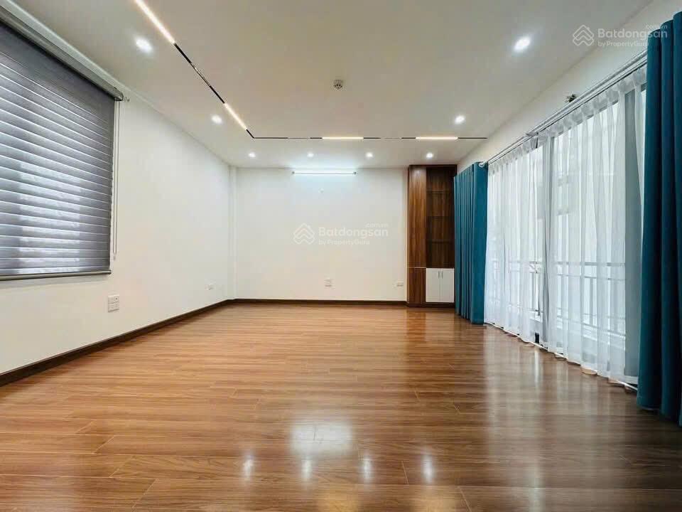 Cho thuê nhà ngõ 215 trần quốc hoàn 47m2 x 6t 9p. làm vp, trung tâm, dạy học, công ty