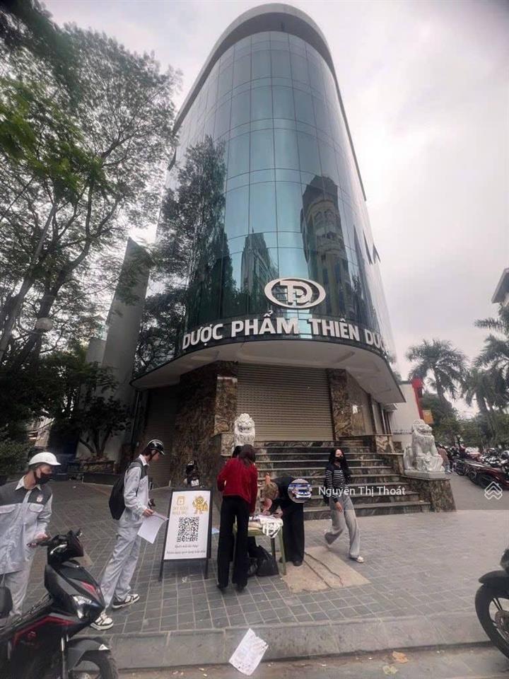 Chính chủ bán nhà mp dịch vọng hậu cầu giấy 450m² x 9t x mt 34m x giá 330 tỷ. lô góc, 2 thang máy
