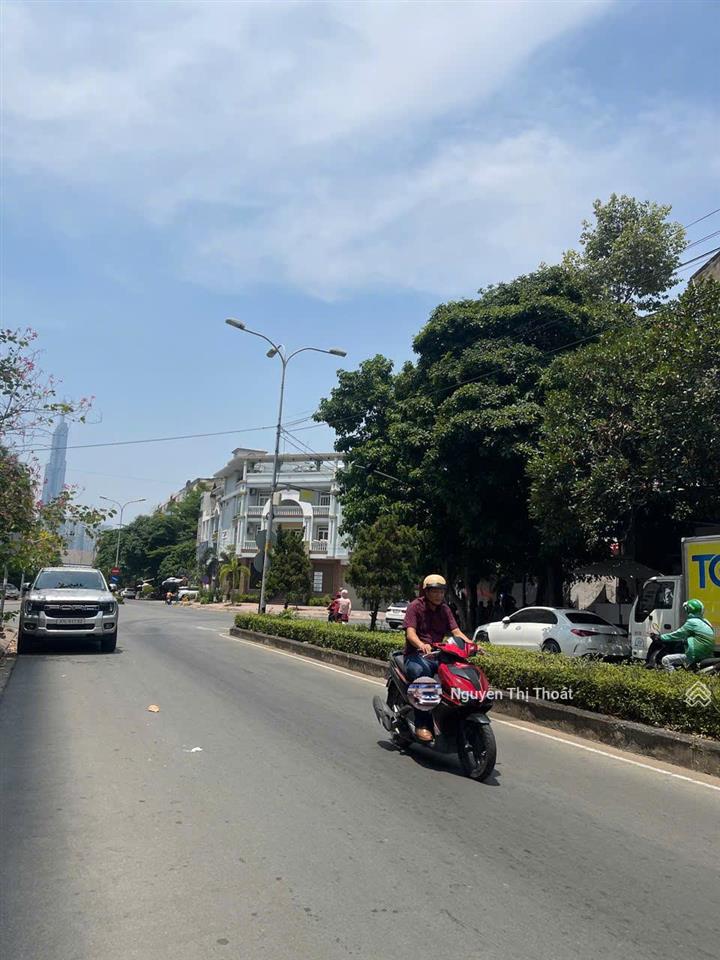 Bán nhà mp trung kính 150 m² x 8 t x mt 6 m x giá hơn 60 tỷ. dòng tiền khủng, lô góc