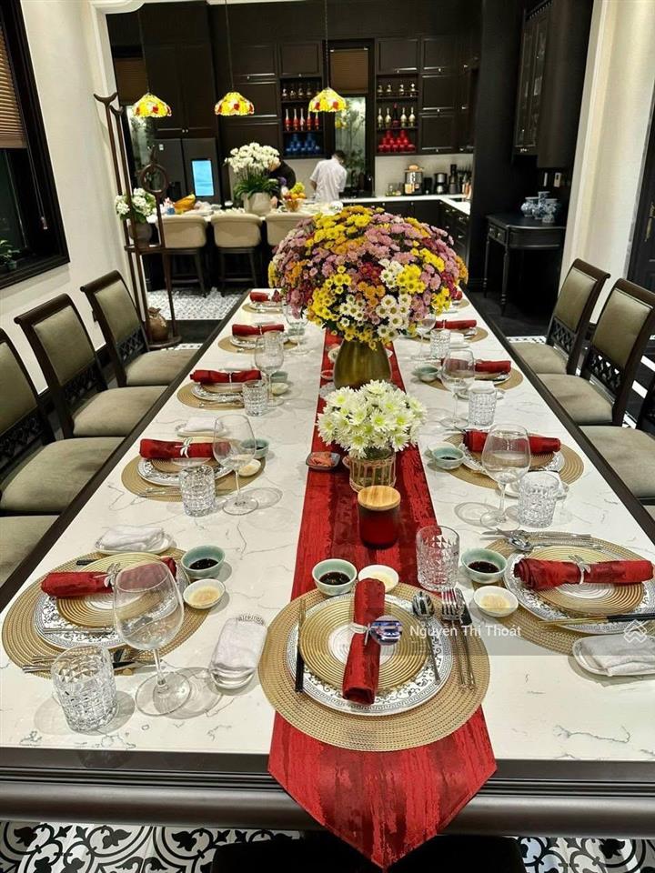 Bán biệt thự cao bá quát ba đình, dt 500m2 x mt 16m x giá hơn 500 tỷ. biệt thự vip vị trí đẹp