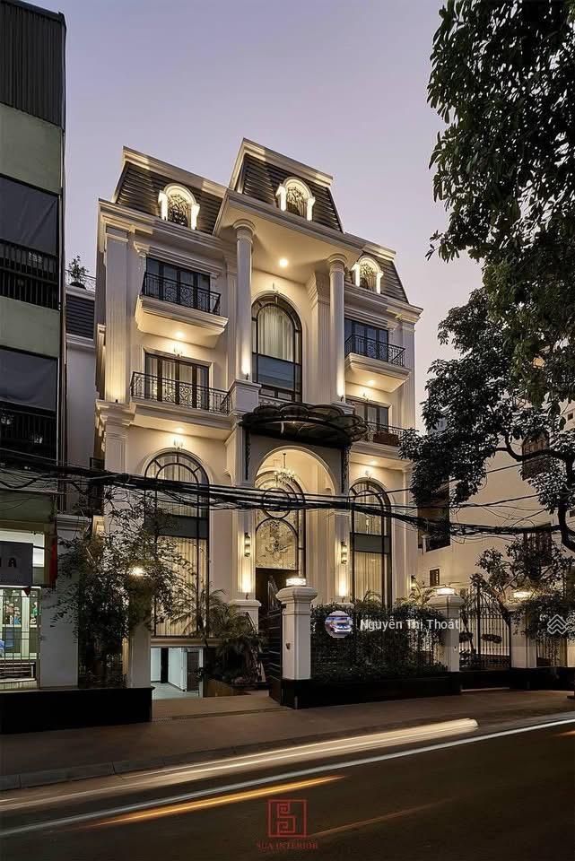 Bán biệt thự cao bá quát ba đình, dt 500m2 x mt 16m x giá hơn 500 tỷ. biệt thự vip vị trí đẹp