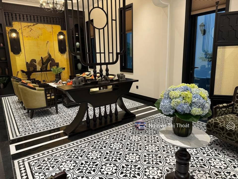 Bán biệt thự cao bá quát ba đình, dt 500m2 x mt 16m x giá hơn 500 tỷ. biệt thự vip vị trí đẹp