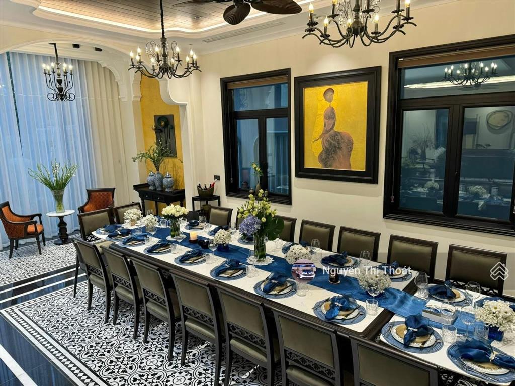 Bán biệt thự cao bá quát ba đình, dt 500m2 x mt 16m x giá hơn 500 tỷ. biệt thự vip vị trí đẹp